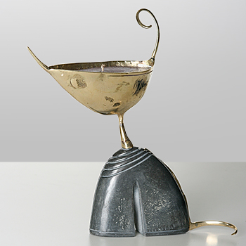 уникален свещник