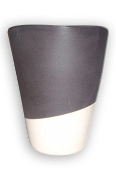 Черно-бяла декоративна керамична ваза - троянска керамика